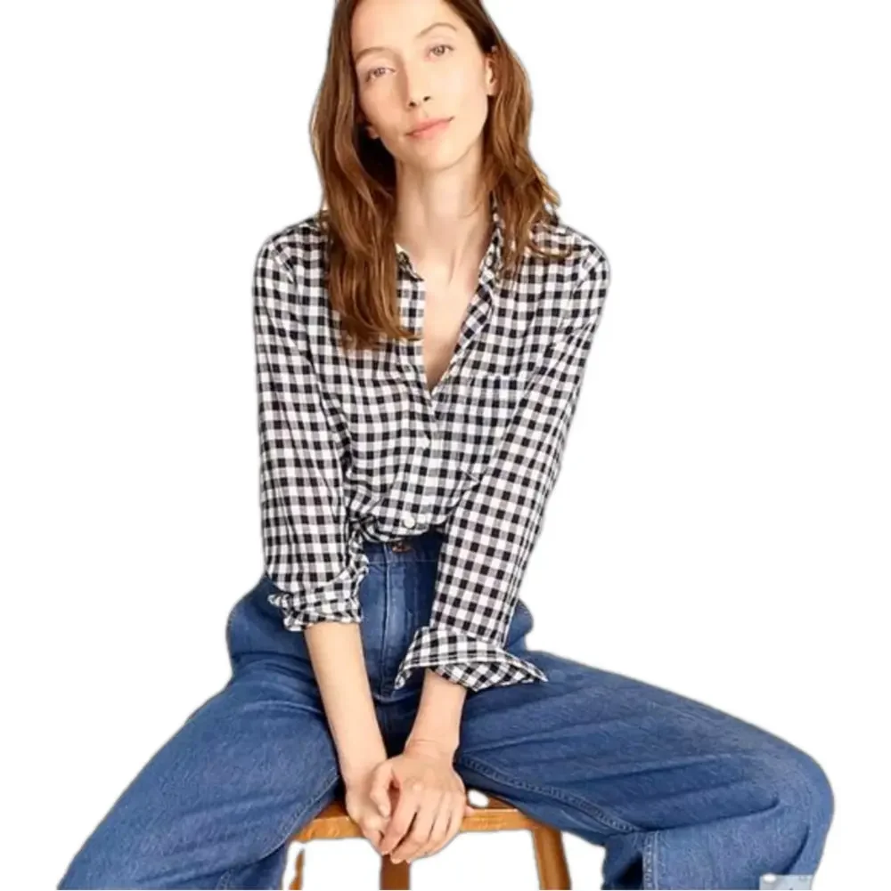 J. Crew navy gingham cotton button down shirt. Size 00 . Very good condition